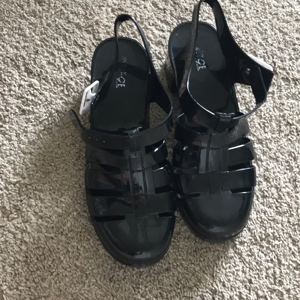 Rouge Helium Shoes